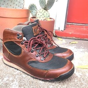 Men’s Danner Jag Boots. Excellent condition